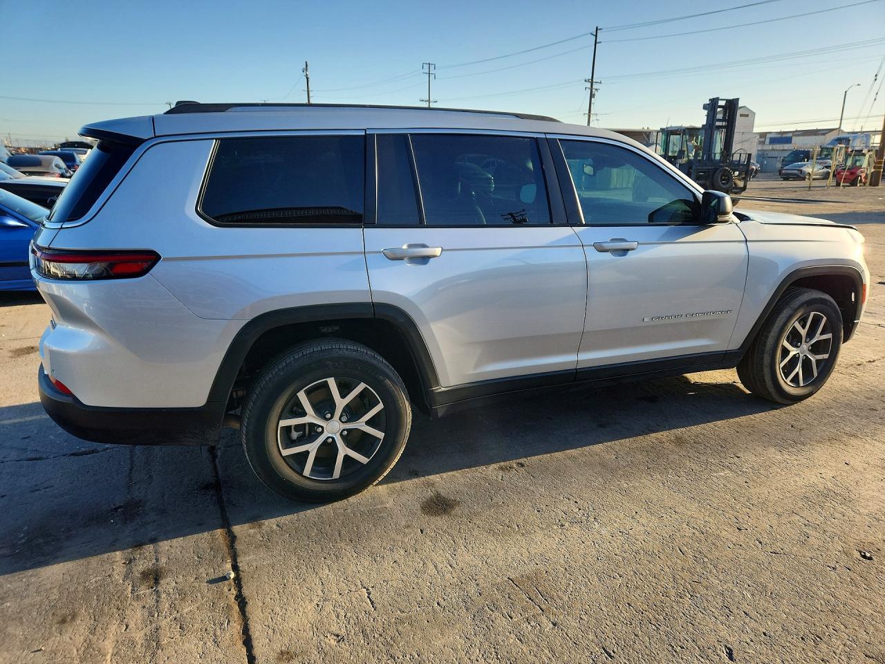 2024 Jeep Grand Cherokee L Limited - Image 3
