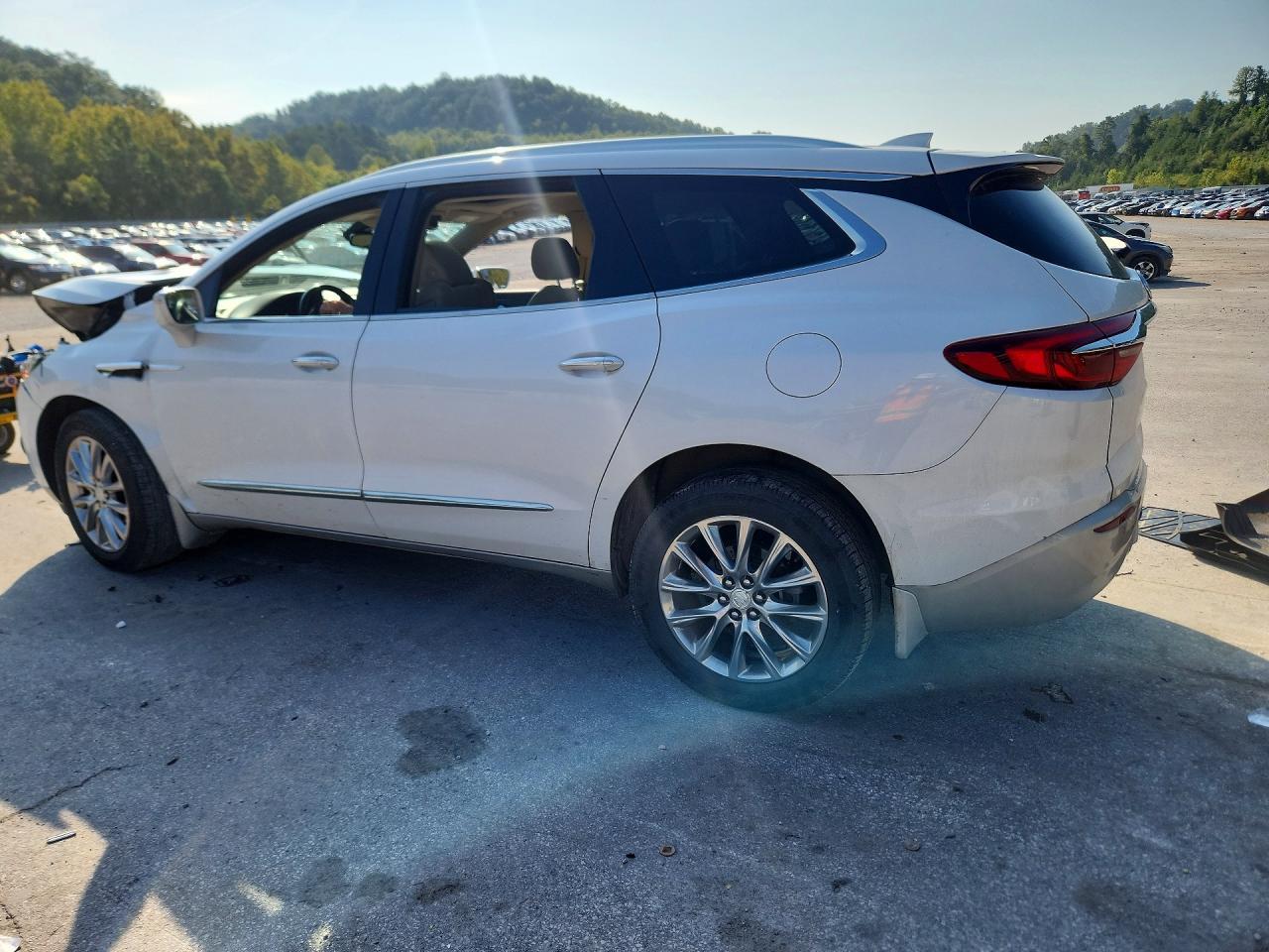 2019 Buick Enclave Premium - Image 2