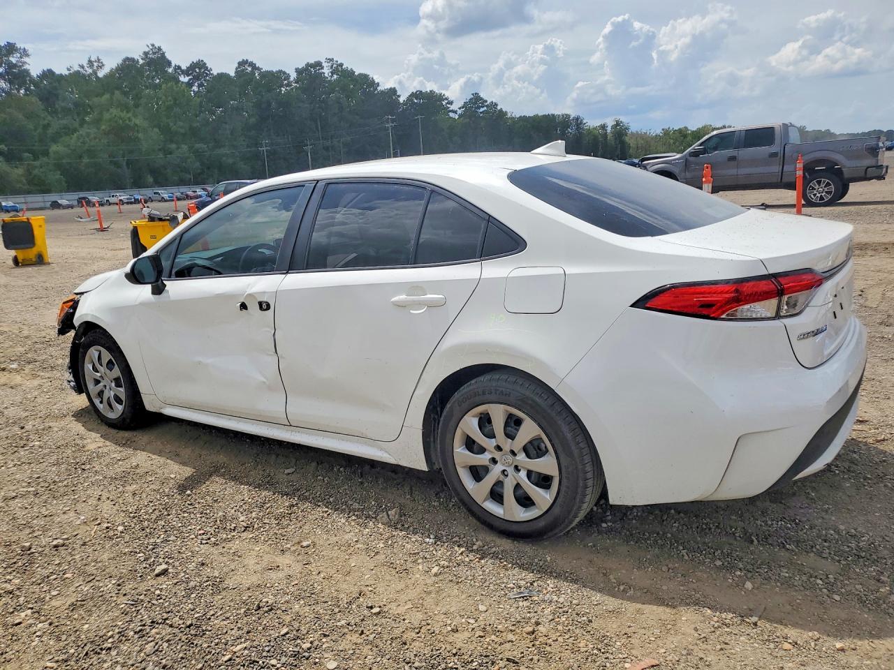 2020 Toyota Corolla Le - Фото 2
