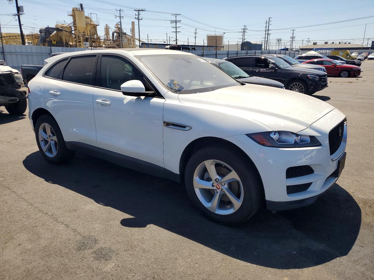 2017 Jaguar F-Pace Premium - Image 4