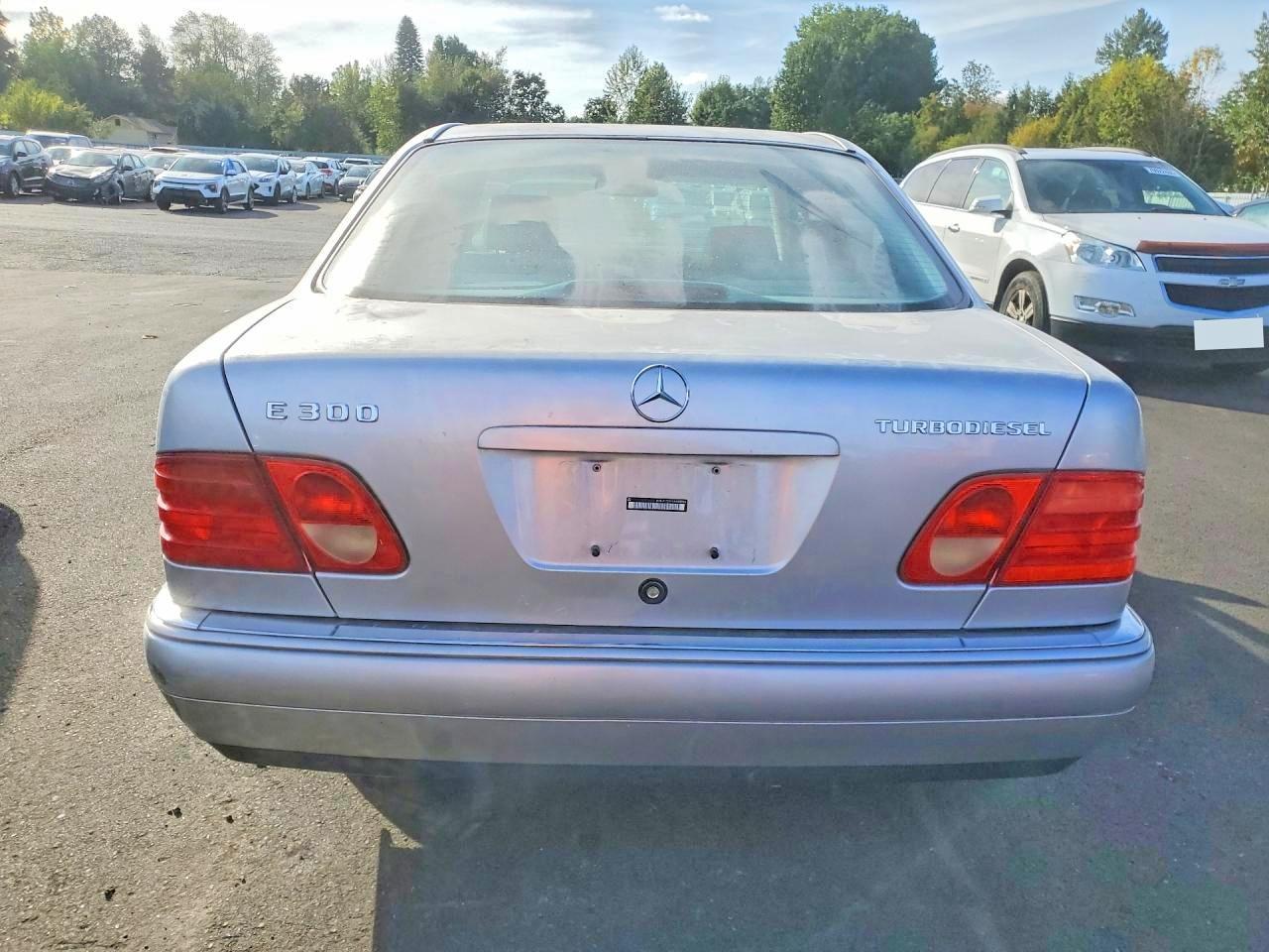 1999 Mercedes-Benz E 300Td - Фото 6