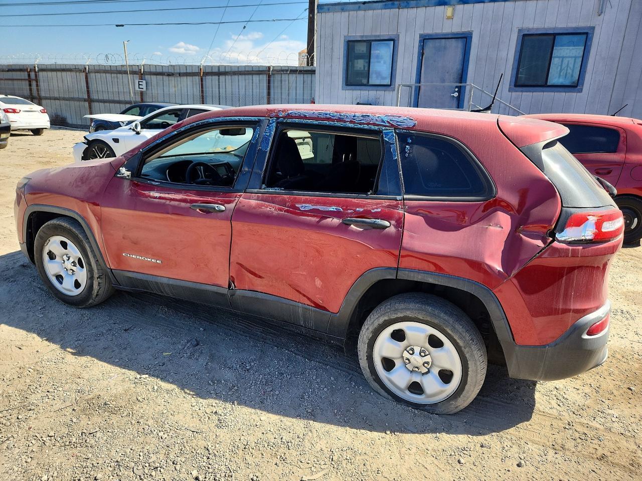 2016 Jeep Cherokee Sport - Фото 2