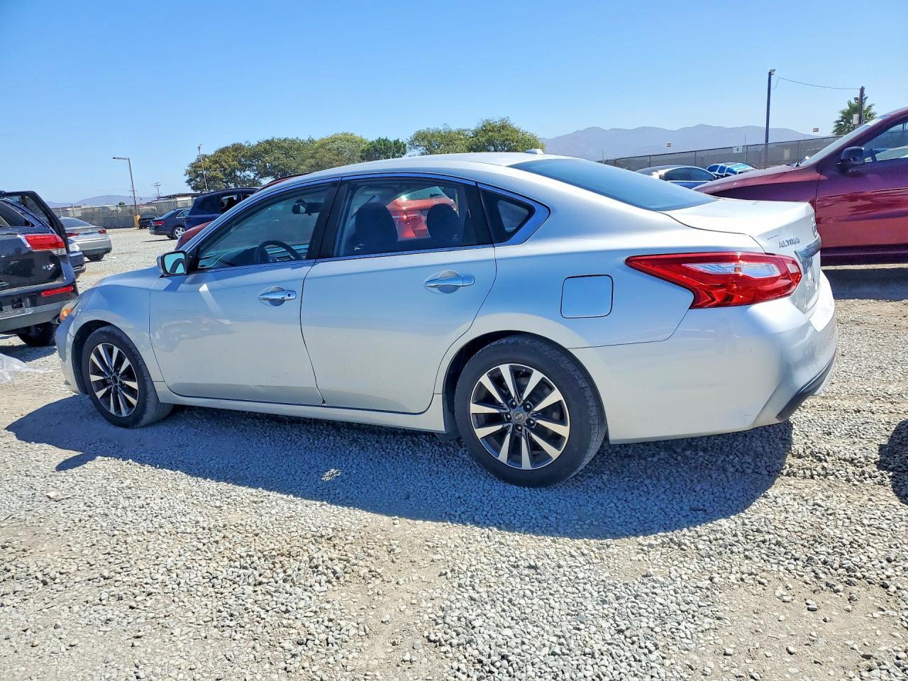 2017 Nissan Altima 2.5 Sv - Фото 2