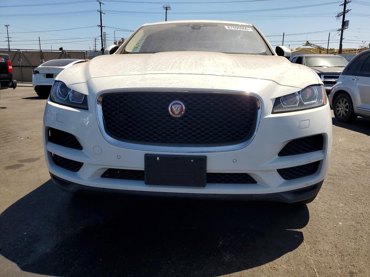 2017 Jaguar F-Pace Premium - Image 5