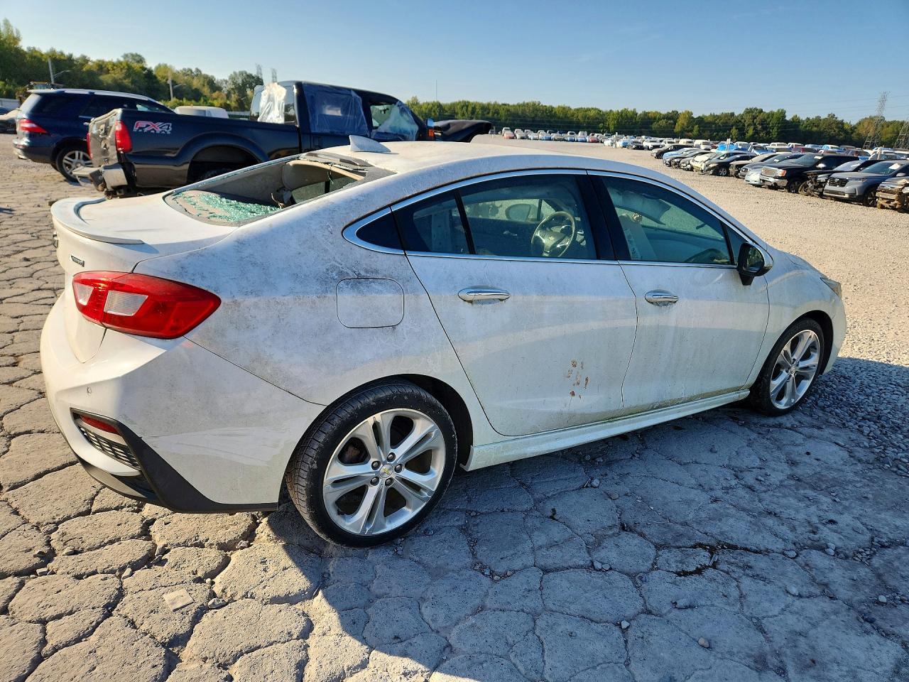 2017 Chevrolet Cruze Premier - Фото 3