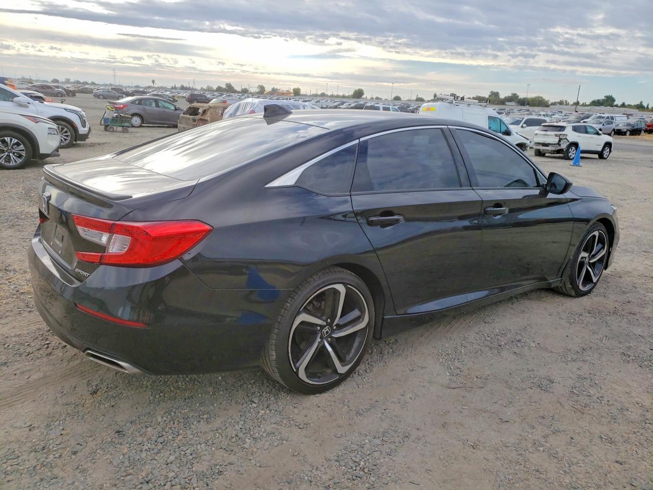 2022 Honda Accord Sport - Фото 3