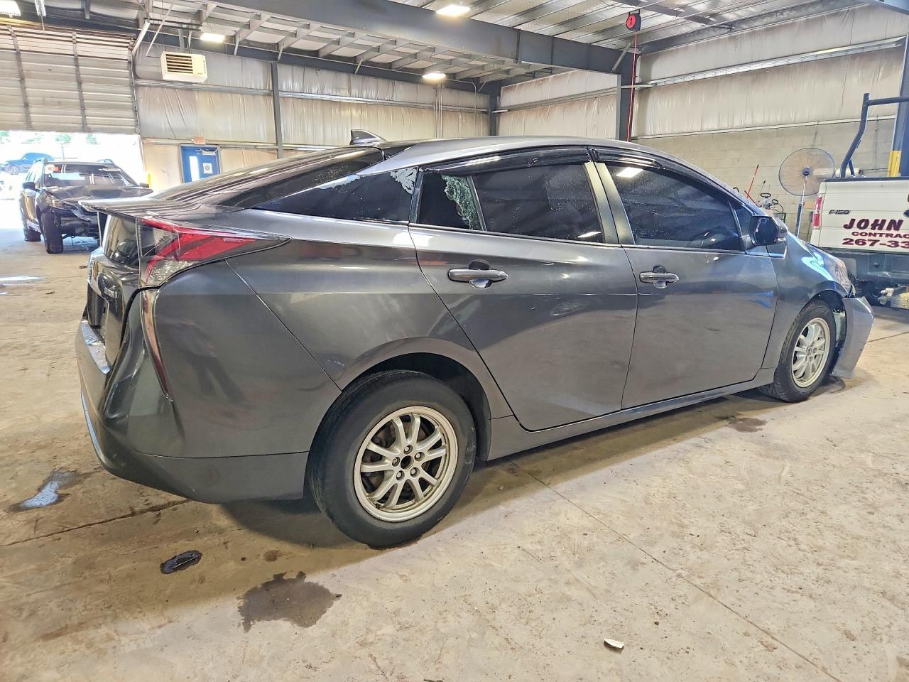 2018 Toyota Prius One - Image 3