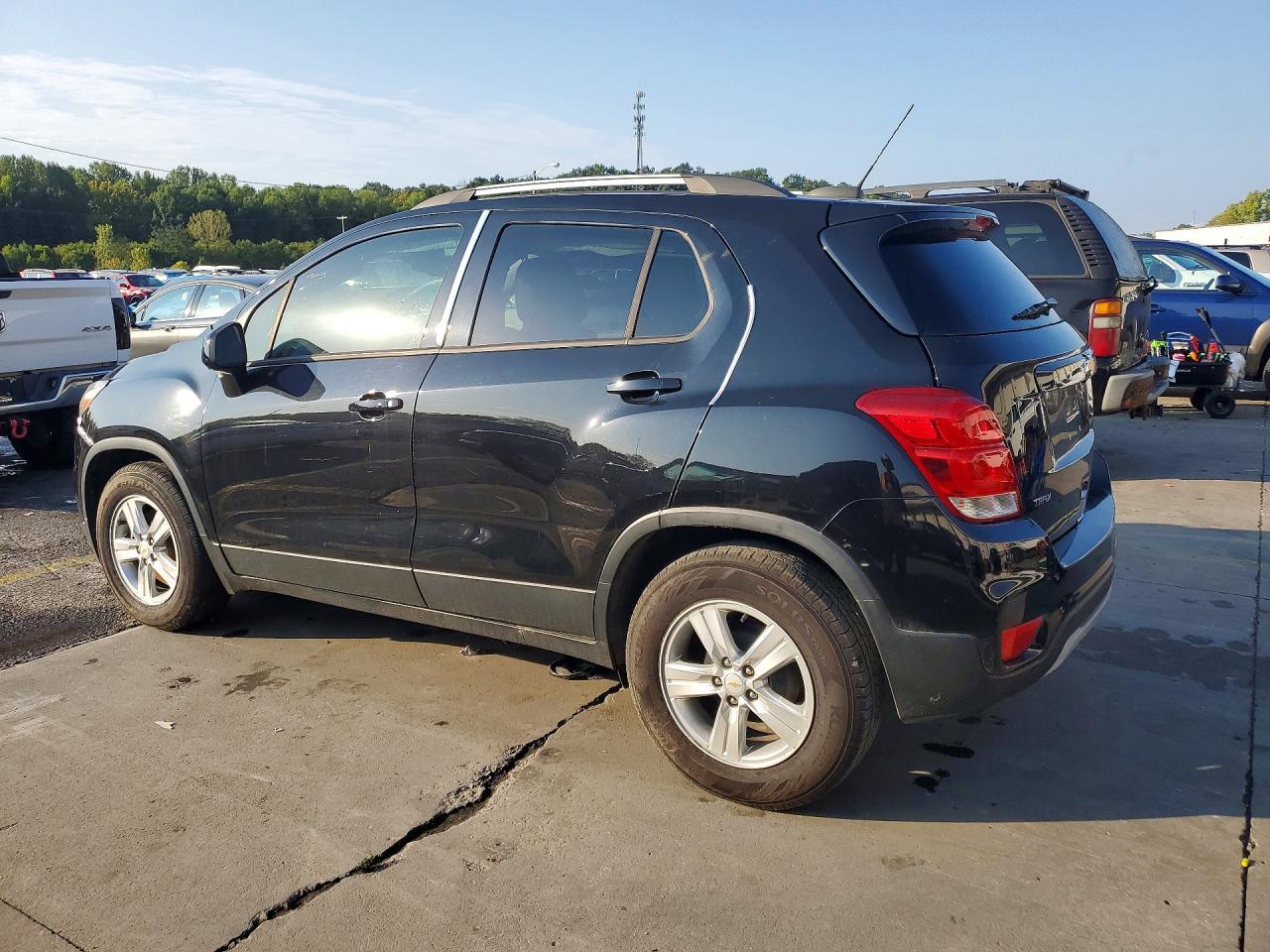 2021 Chevrolet Trax 1Lt - Фото 2