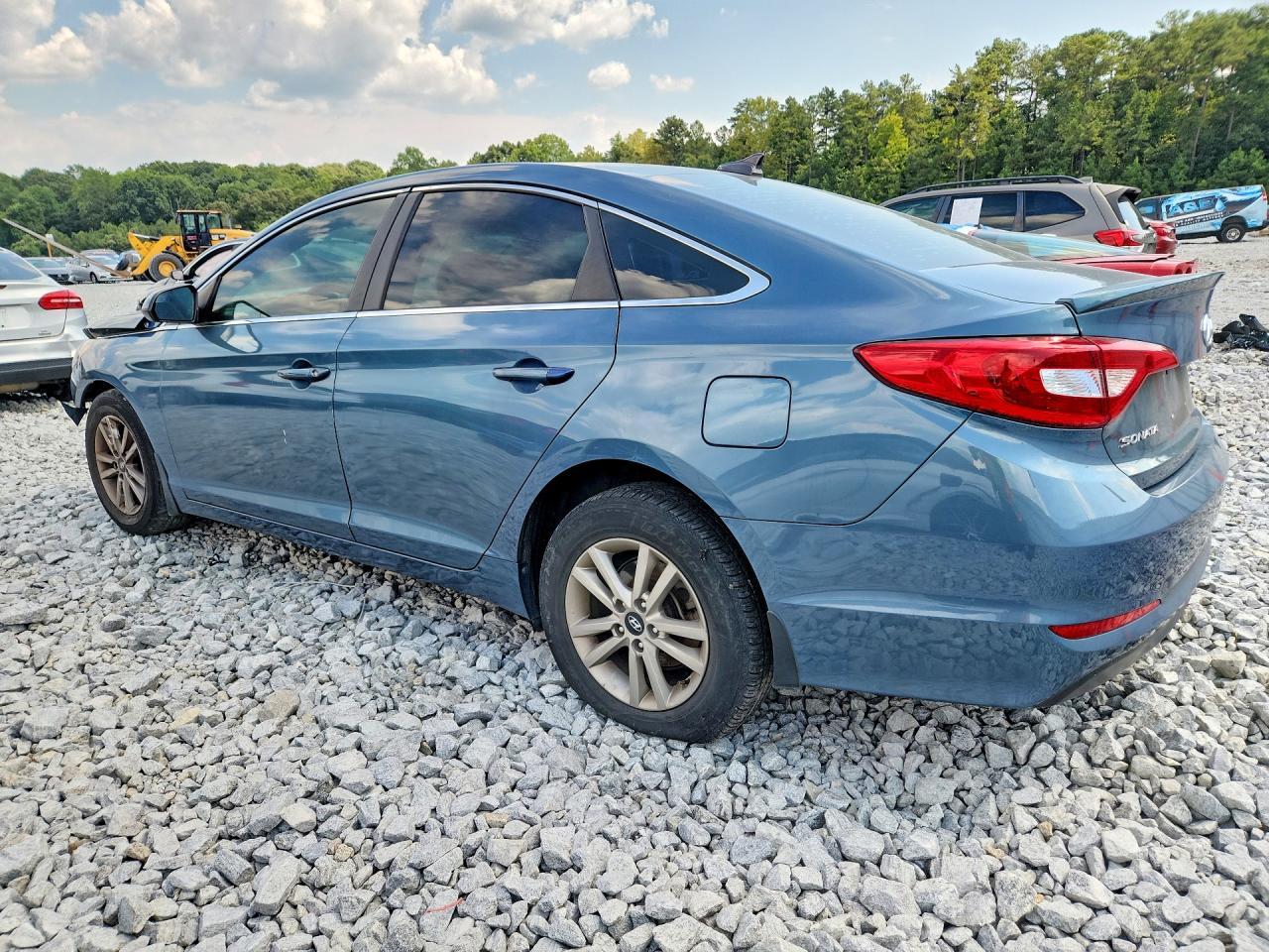 2016 Hyundai Sonata Se - Image 2
