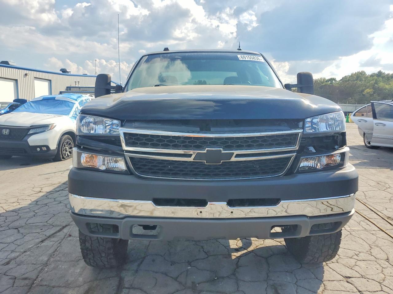 2005 Chevrolet Silverado C2500 Heavy Duty - Фото 5