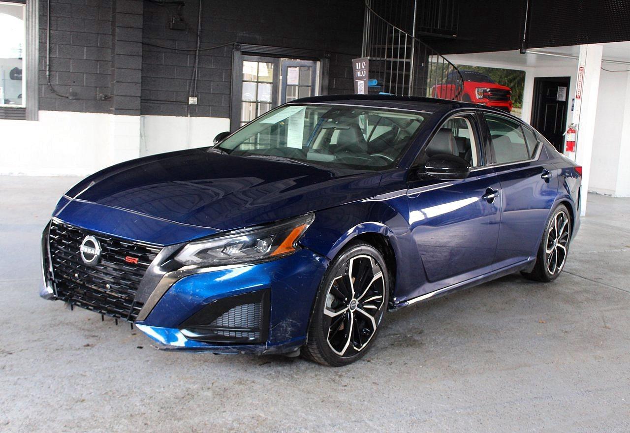 2024 Nissan Altima Sr - Image 2