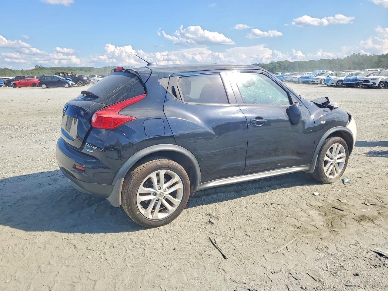2012 Nissan Juke S - Image 3