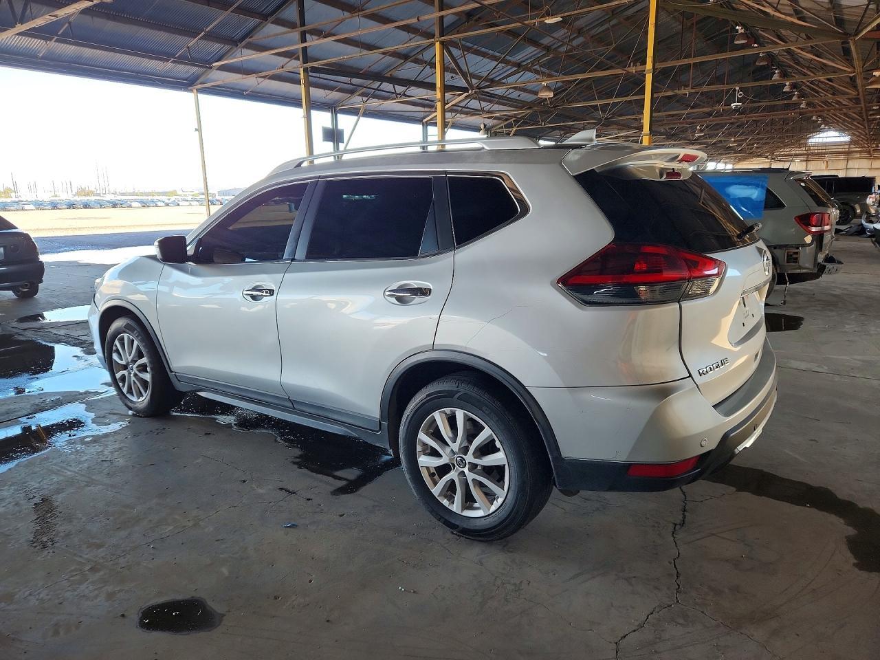 2019 Nissan Rogue Sv - Image 2