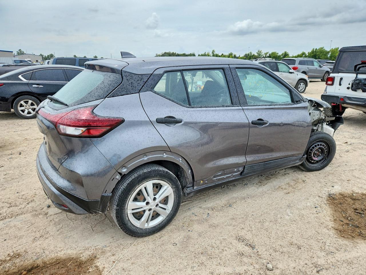 2024 Nissan Kicks S - Image 3