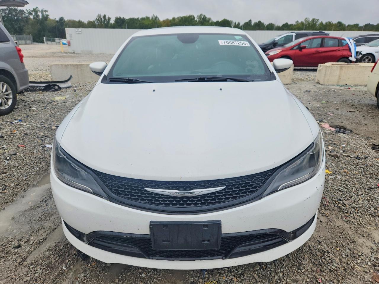 2015 Chrysler 200 S - Image 5