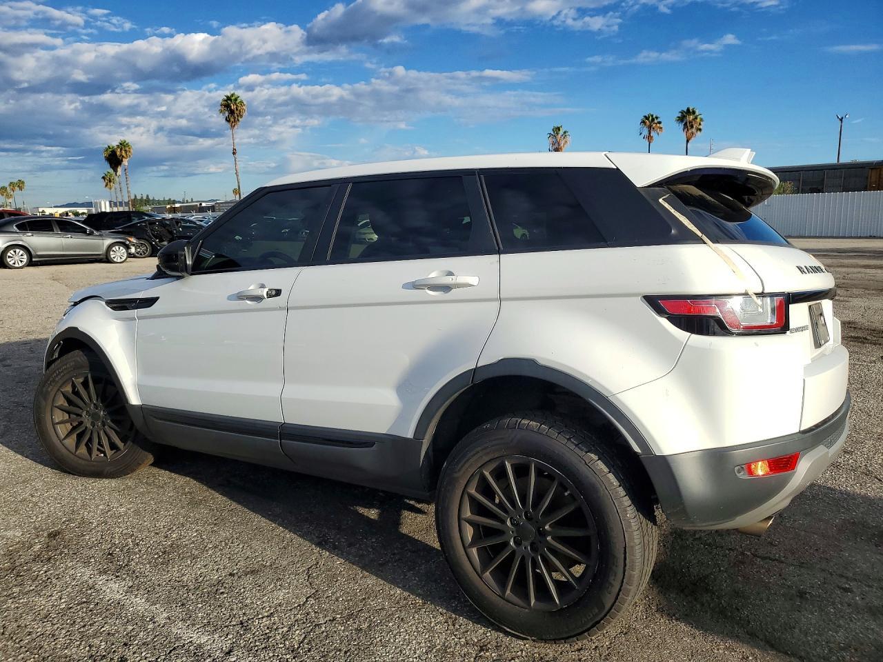 2017 Land Rover Range Rover Evoque Se - Фото 2