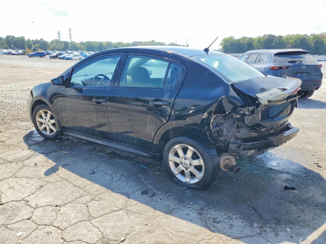 2010 Nissan Sentra 2.0 - Фото 2