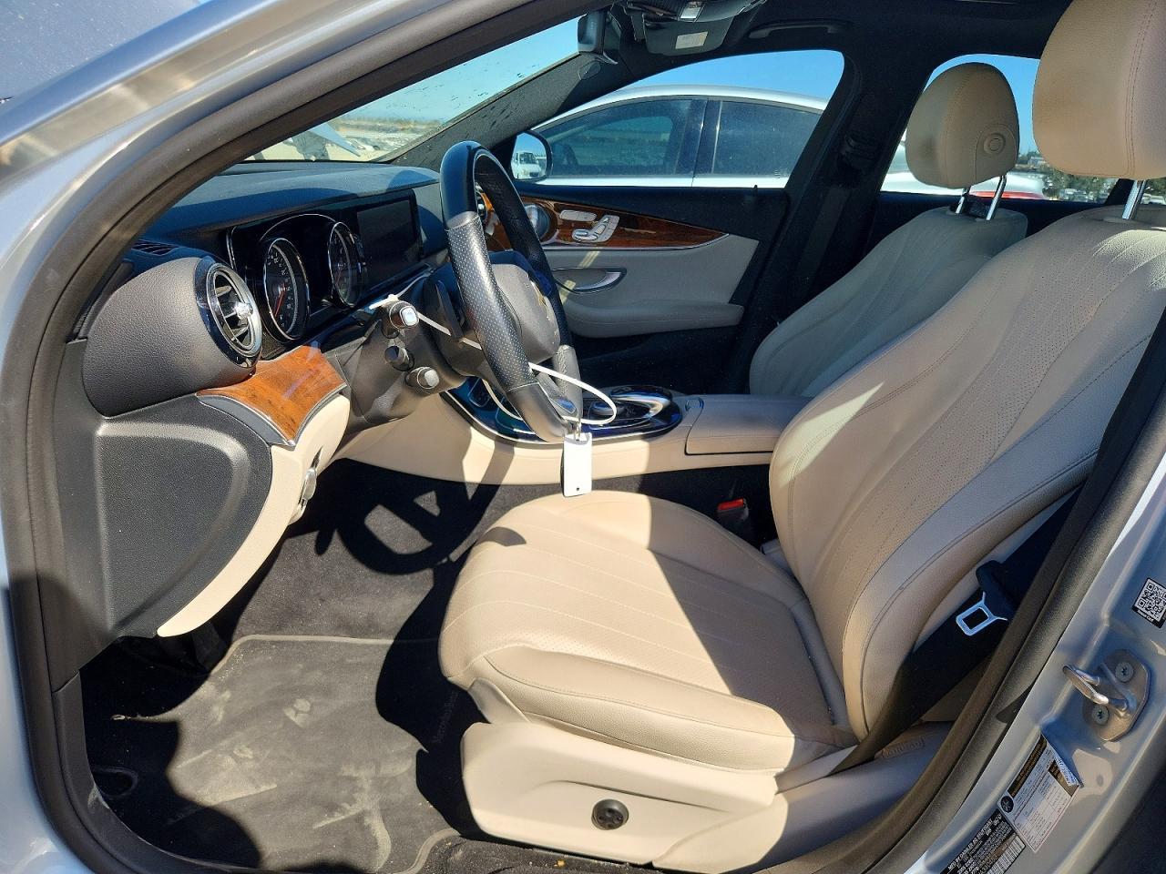2018 Mercedes-Benz E 300 4Matic - Image 7