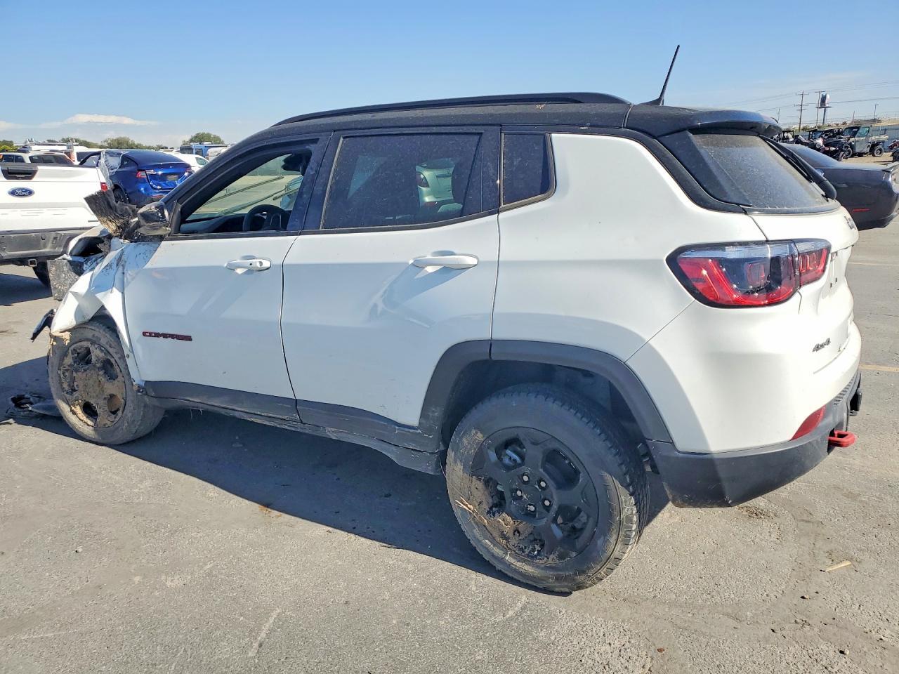 2023 Jeep Compass Trailhawk - Фото 2