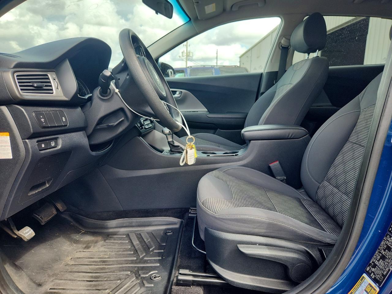 2017 Kia Niro Lx - Image 7
