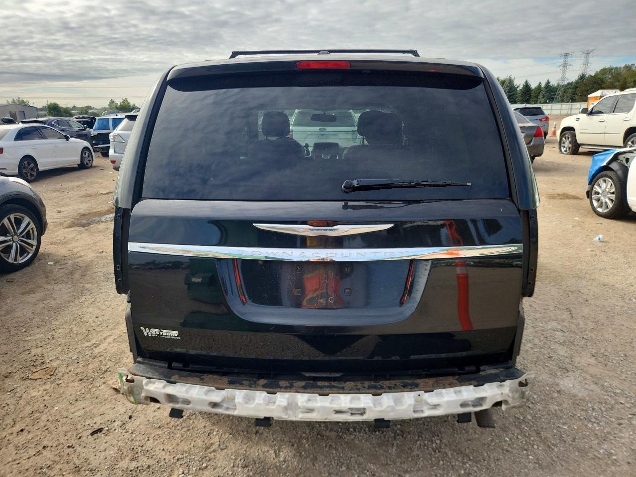 2013 Chrysler Town & Country Touring - Фото 6