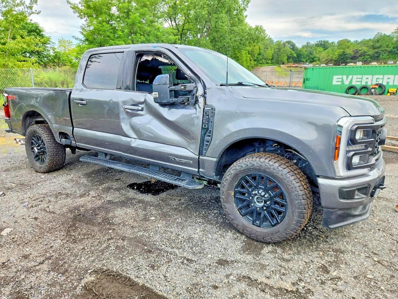 2024 Ford F250 Super Duty - Фото 4