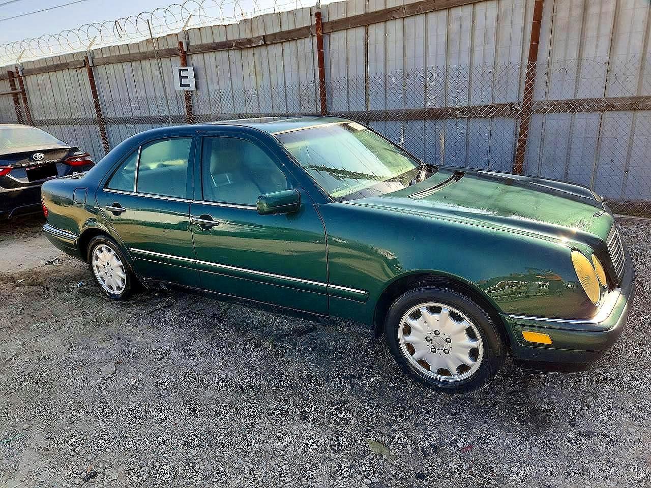 1996 Mercedes-Benz E 320 - Фото 6