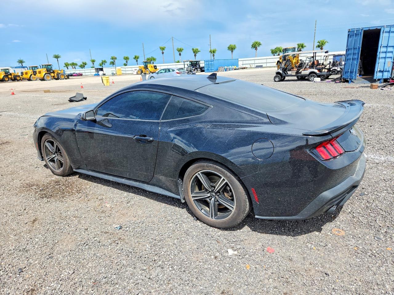 2024 Ford Mustang - Фото 2