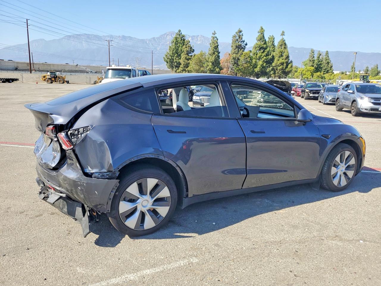 2023 Tesla Model Y - Фото 3