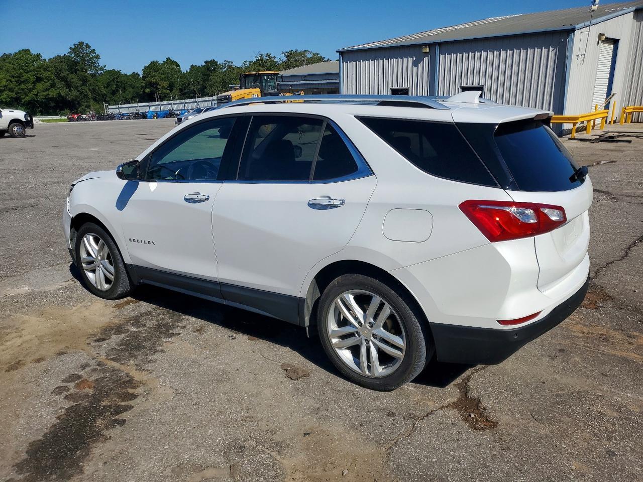 2018 Chevrolet Equinox Premier - Фото 2