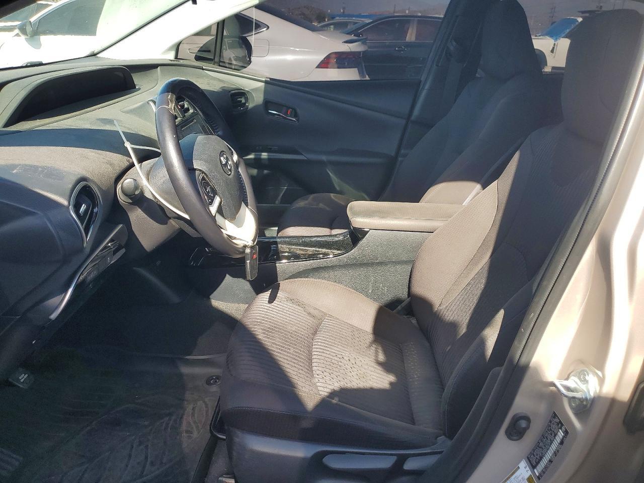 2019 Toyota Prius Prime Plus - Image 7