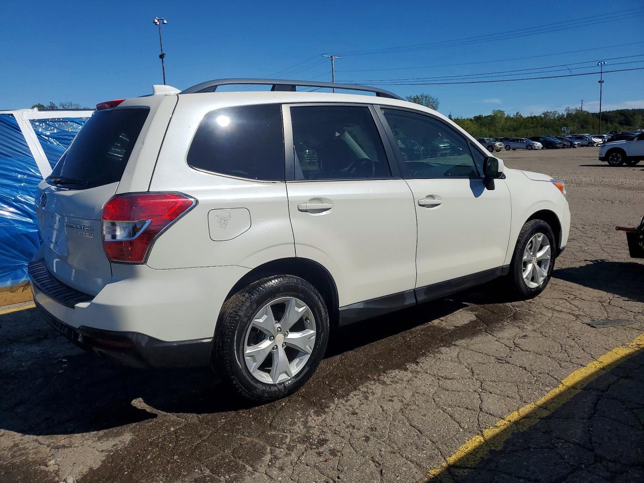2016 Subaru Forester 2.5I Premium - Image 3