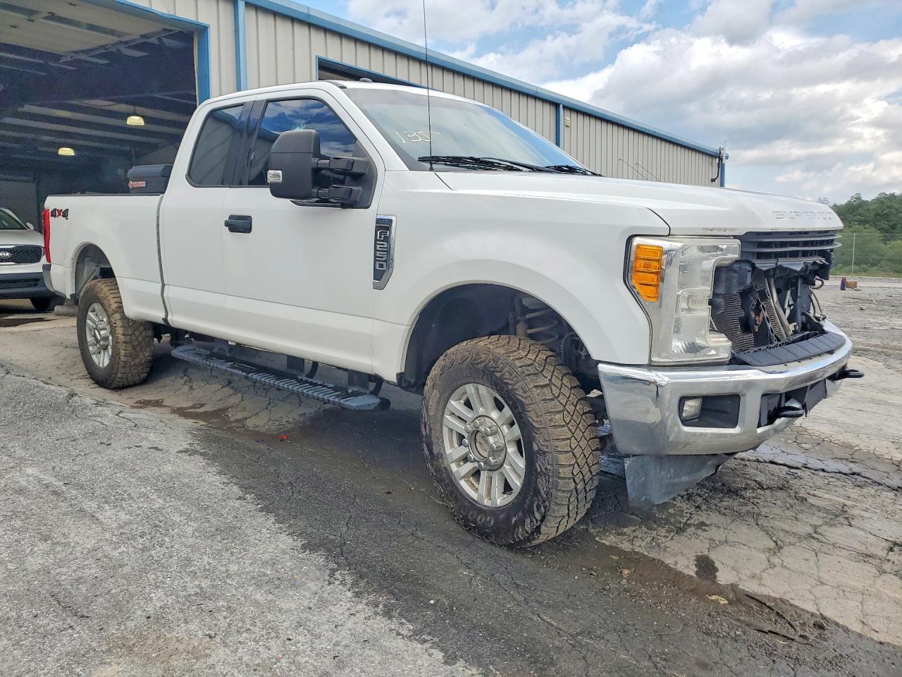 2017 Ford F250 Super Duty - Фото 4