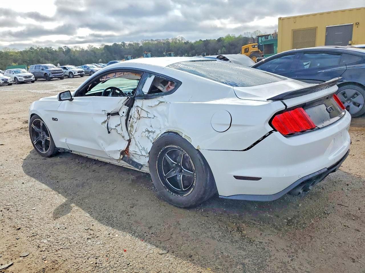 2015 Ford Mustang Gt - Фото 2