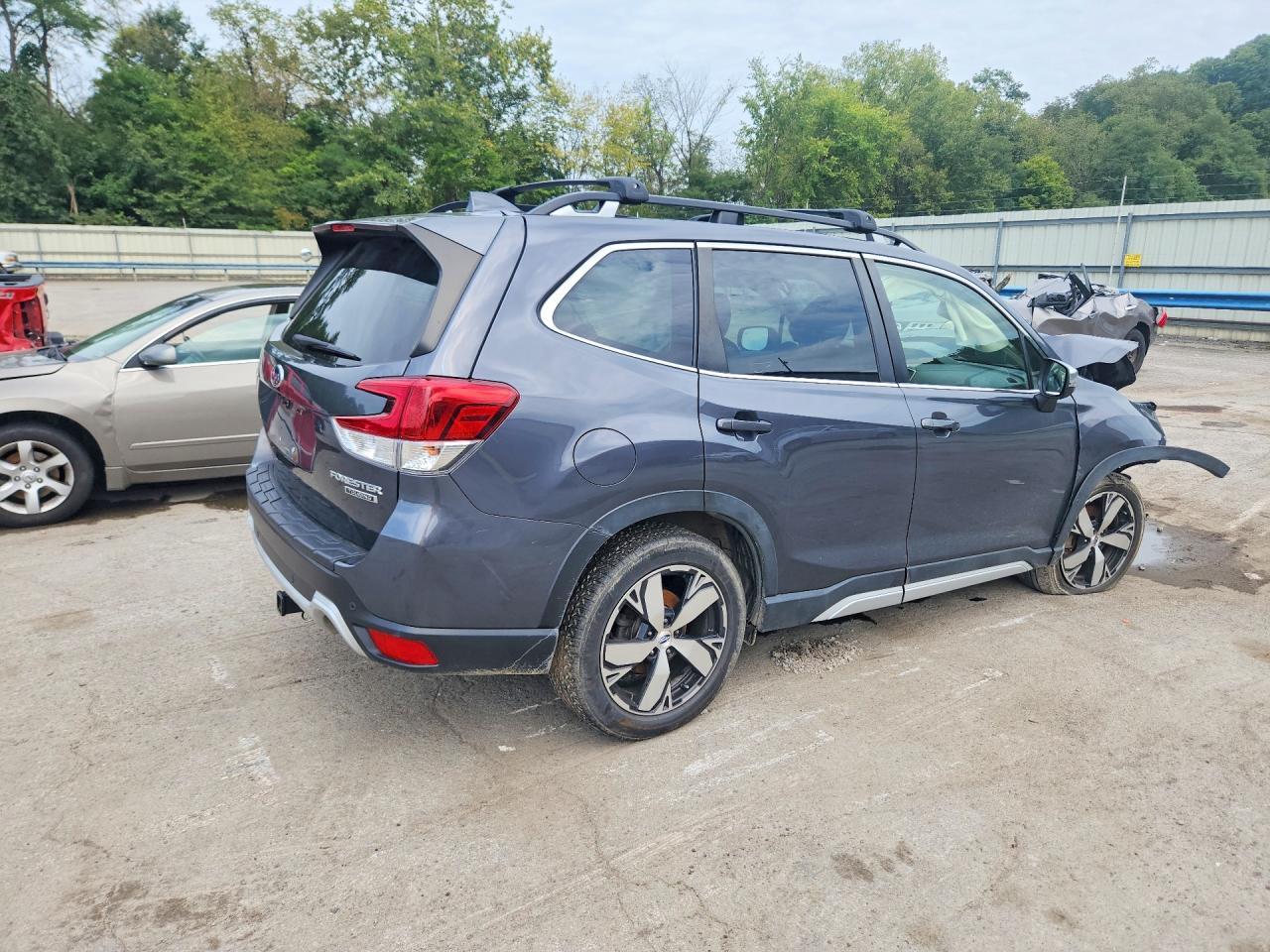 2020 Subaru Forester Touring - Фото 3