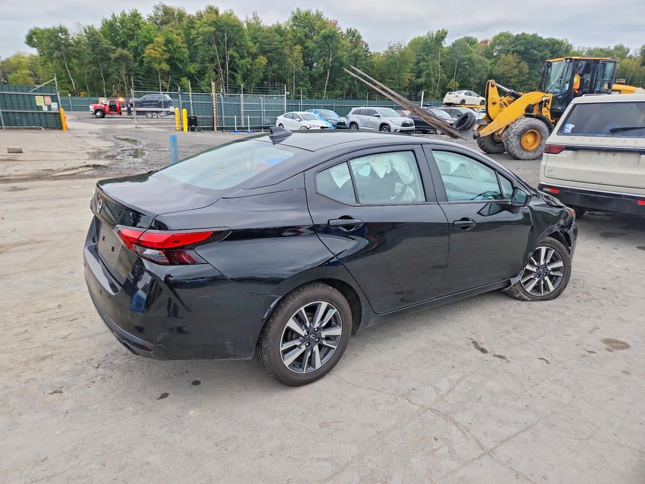 2025 Nissan Versa Sv - Image 3