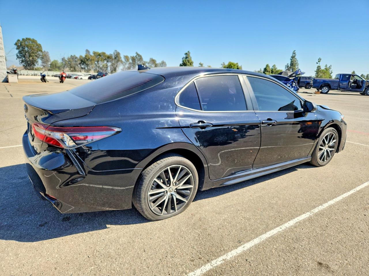 2023 Toyota Camry Se - Фото 3