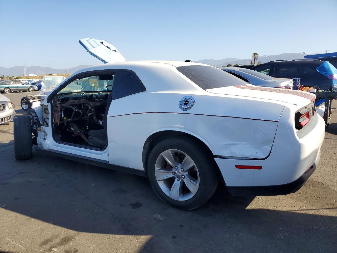 2015 Dodge Challenger Sxt - Фото 2