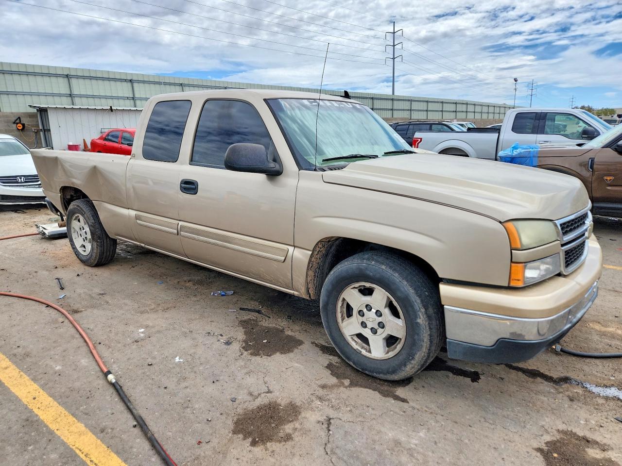 2006 Chevrolet Silverado C1500 - Image 4
