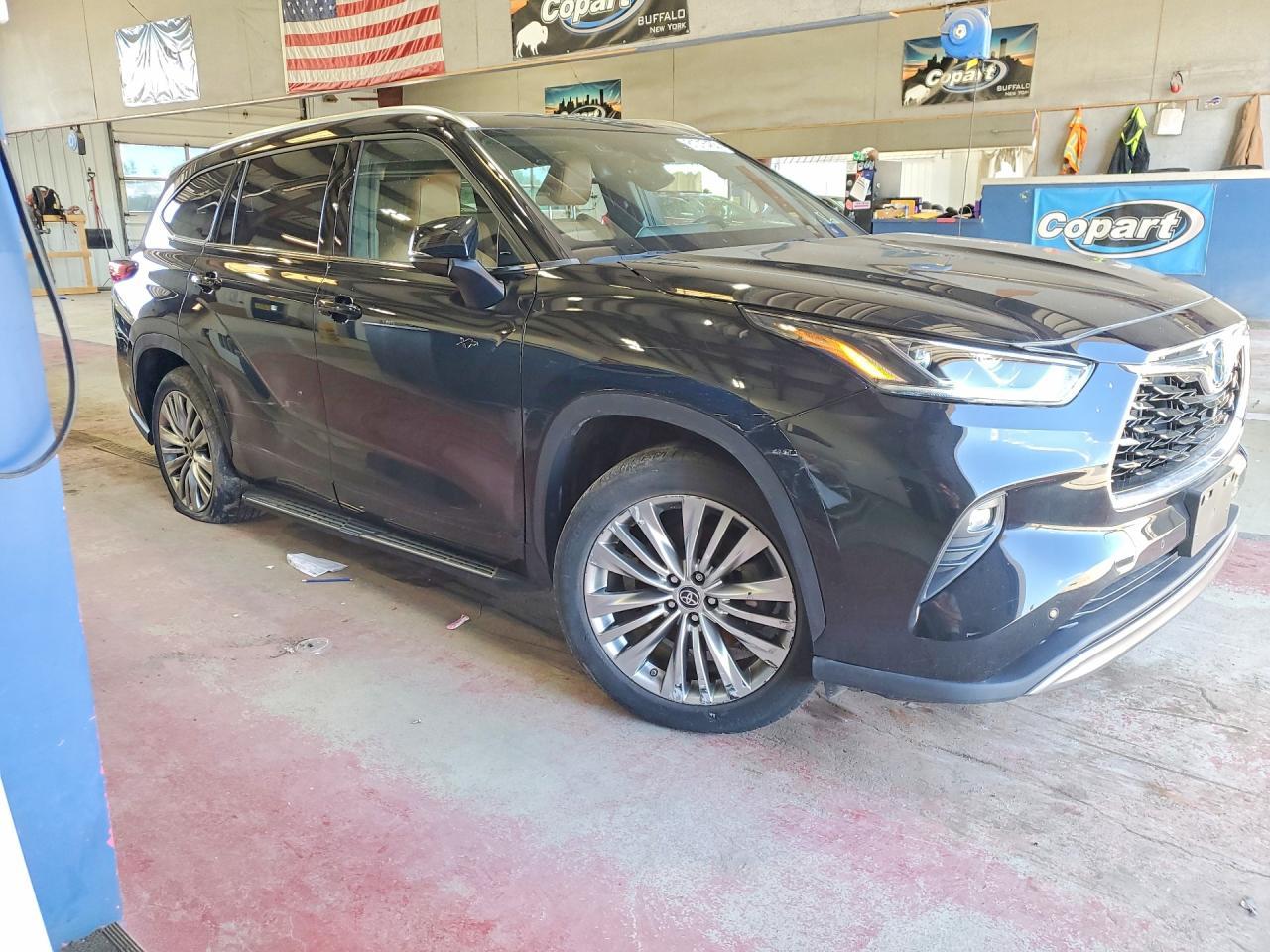 2022 Toyota Highlander Hybrid Platinum - Фото 4