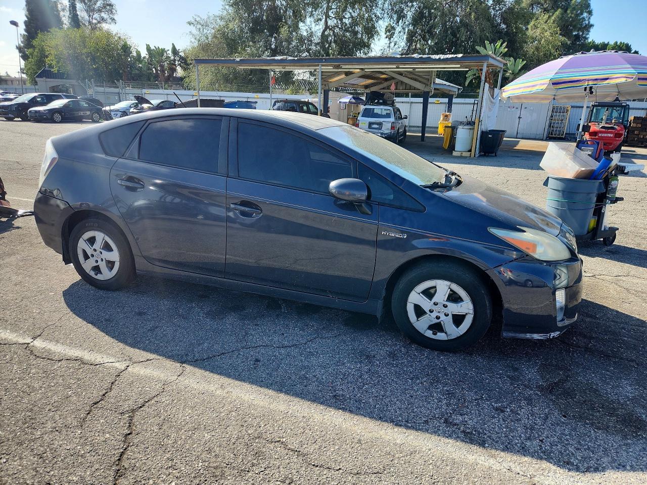 2011 Toyota Prius Three - Image 4