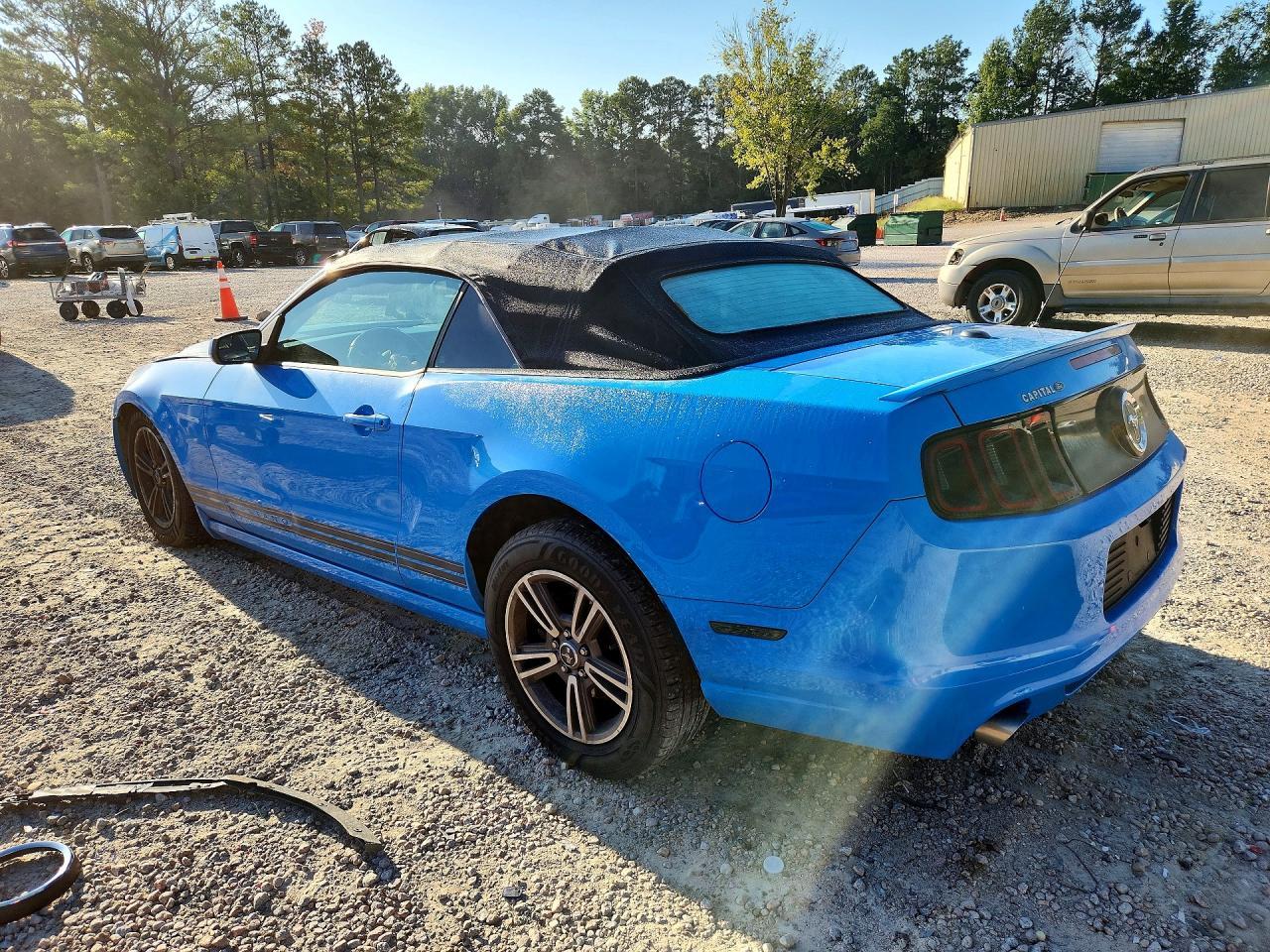 2013 Ford Mustang - Фото 2