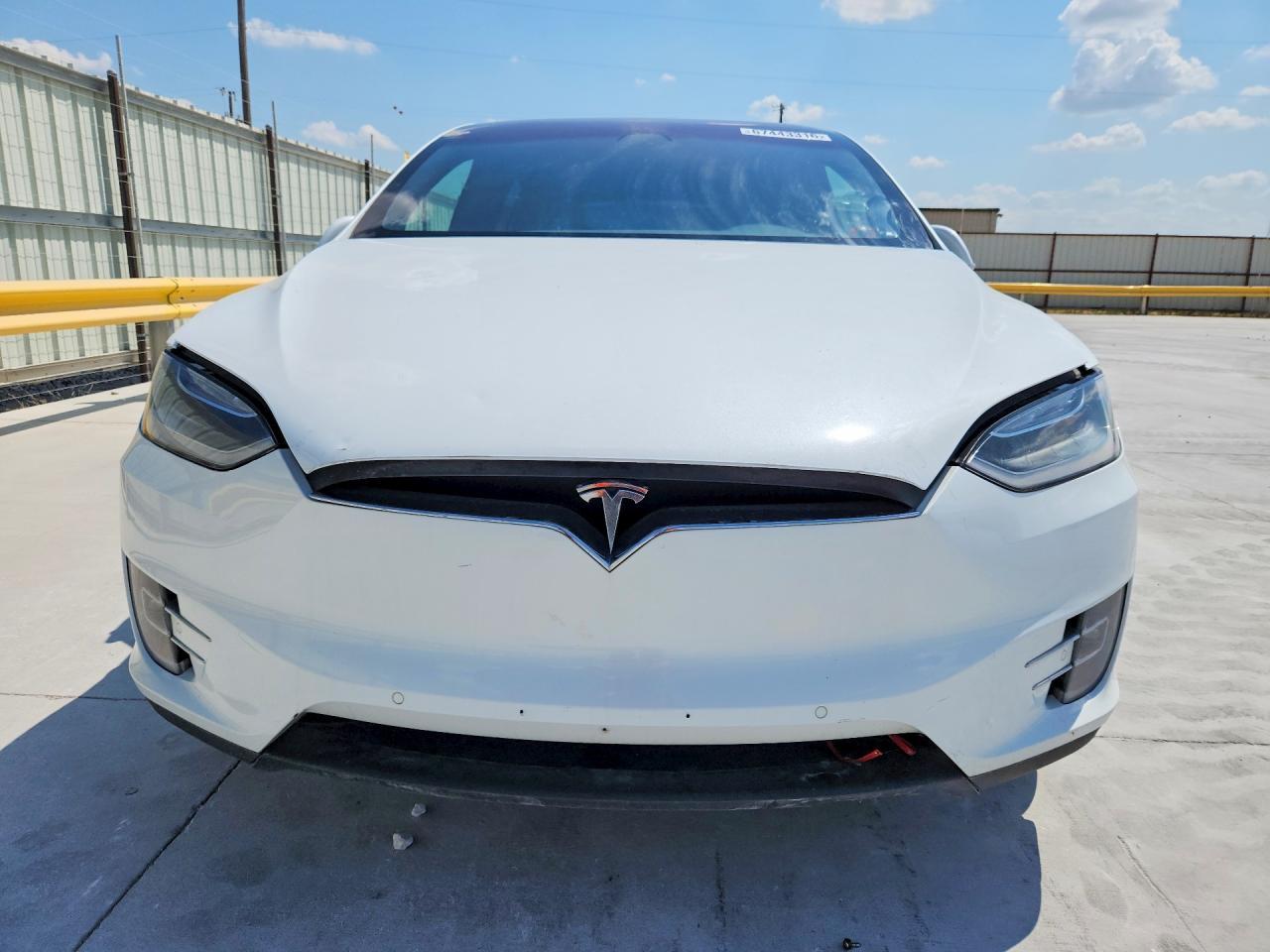 2018 Tesla Model X - Image 5