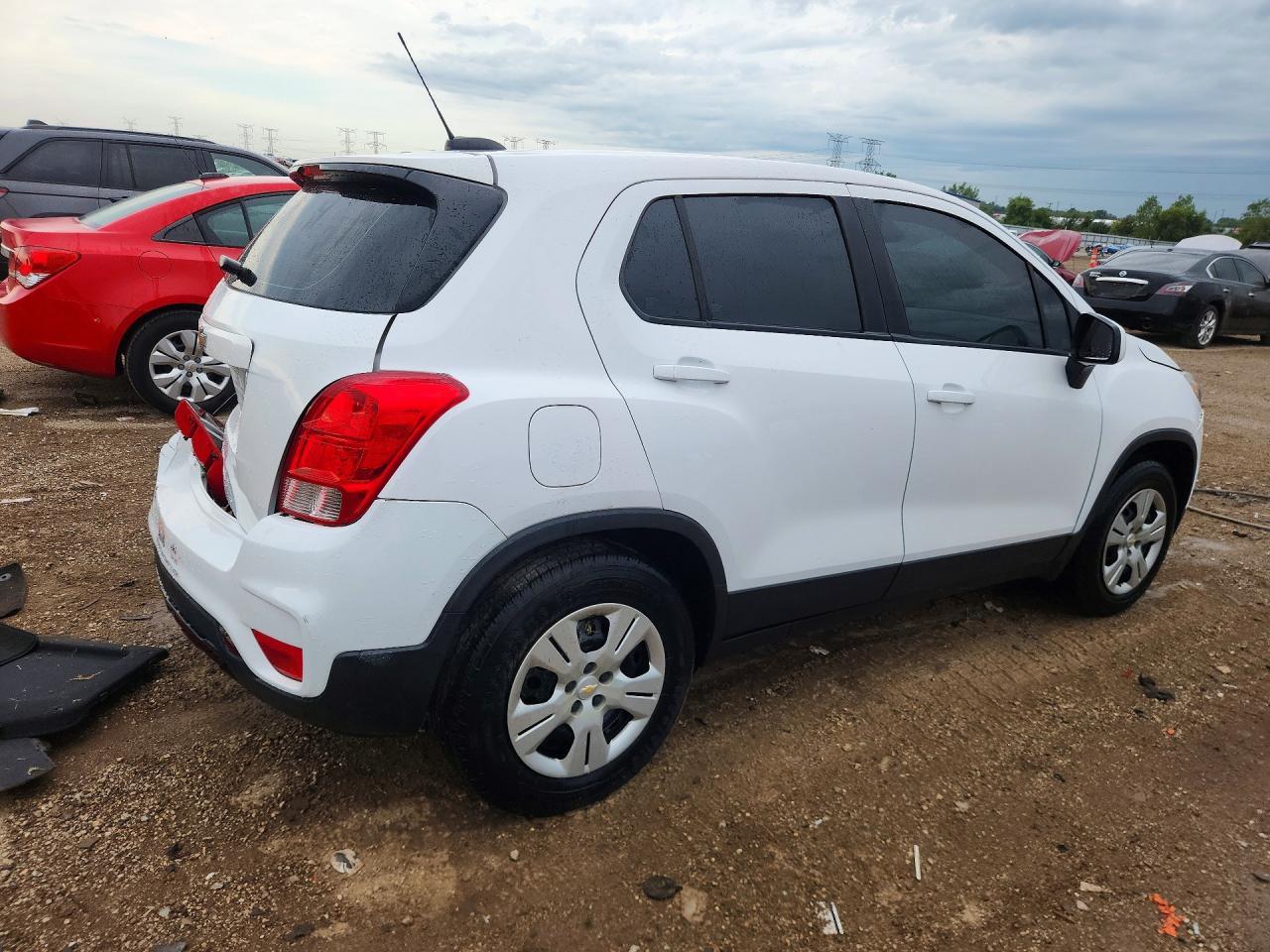 2018 Chevrolet Trax Ls - Image 3