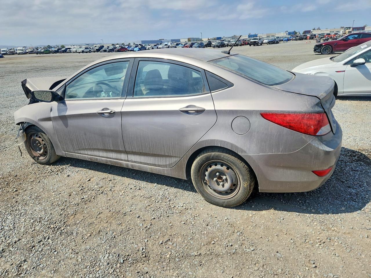 2013 Hyundai Accent Gls - Фото 2