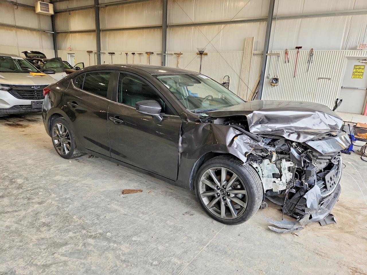 2018 Mazda 3 Touring - Фото 4
