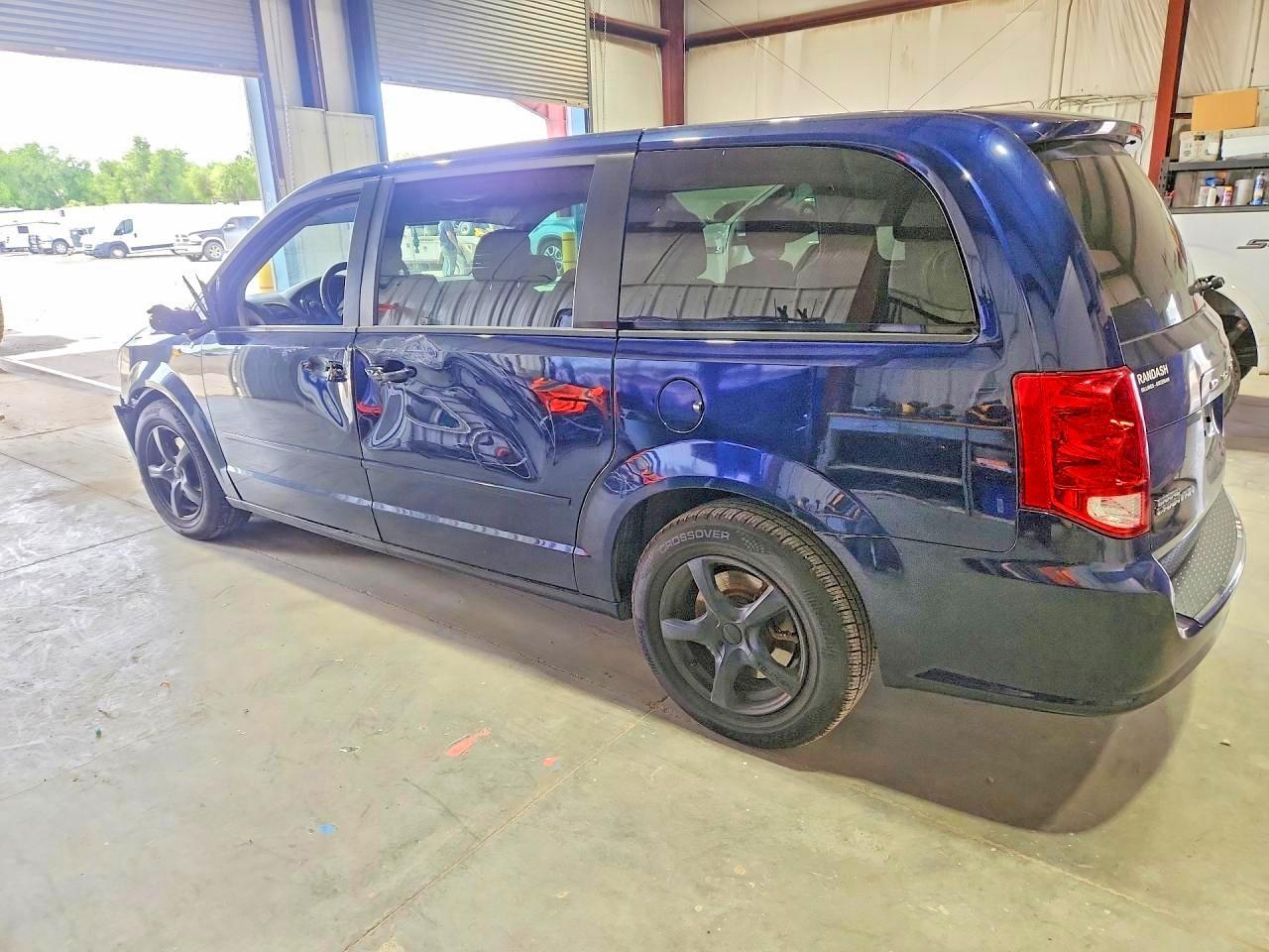 2013 Dodge Grand Caravan Se - Image 2