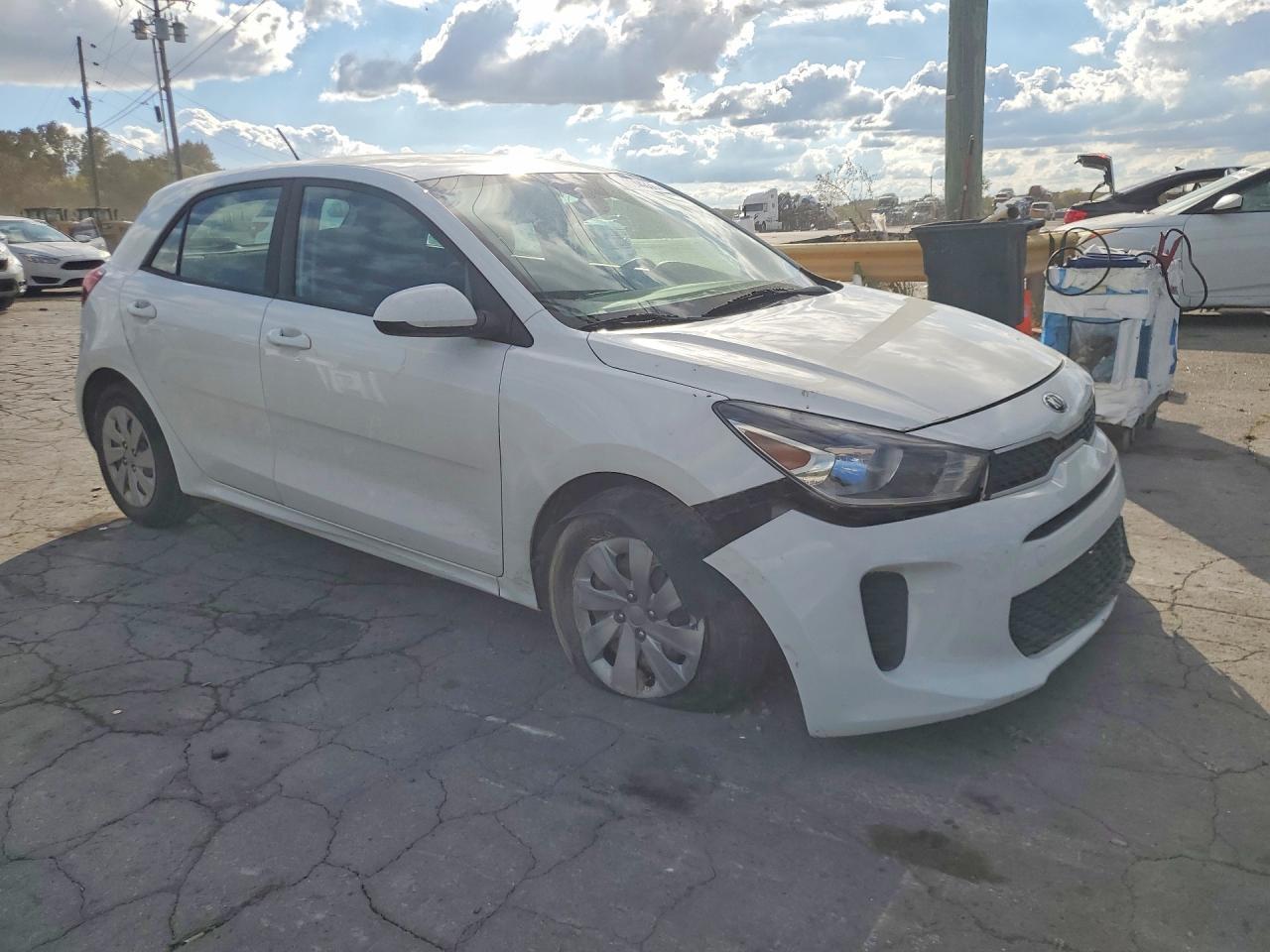 2020 Kia Rio 5-Door S - Фото 4
