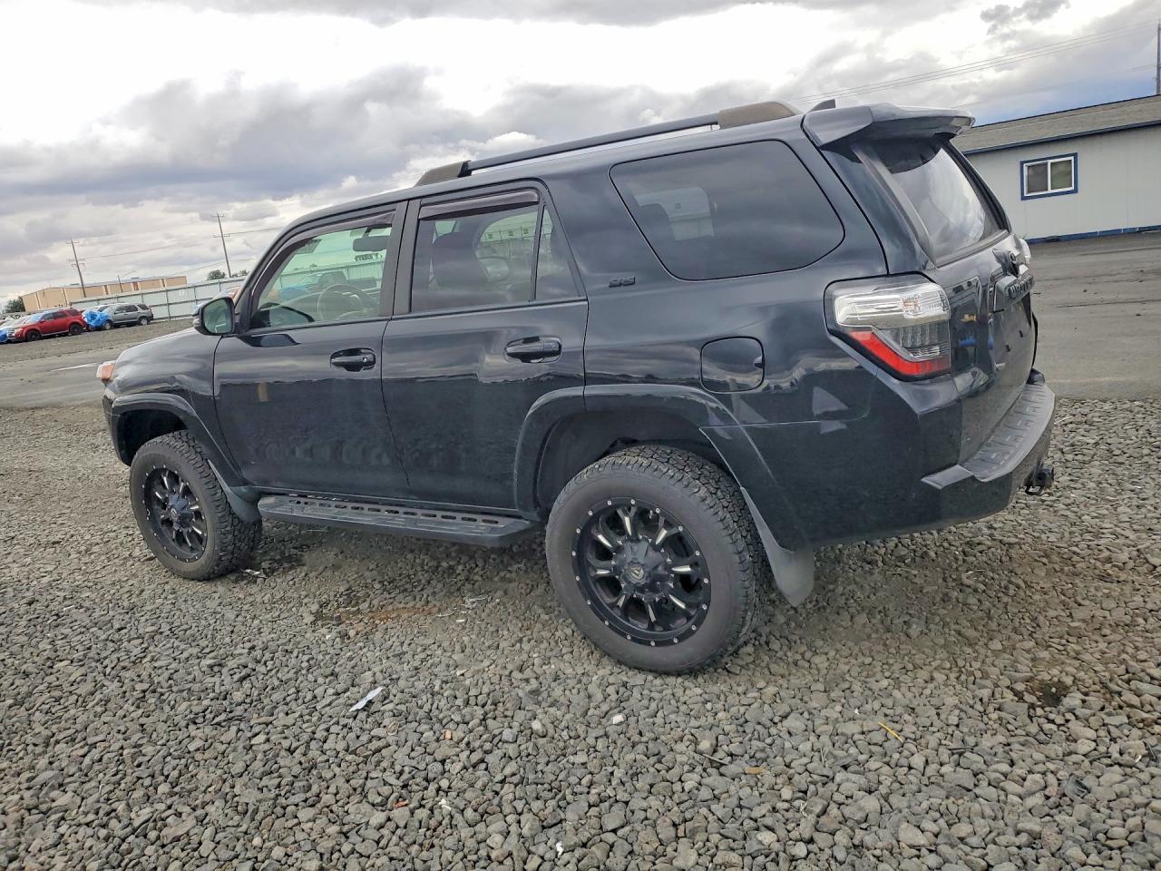2019 Toyota 4Runner - Image 2