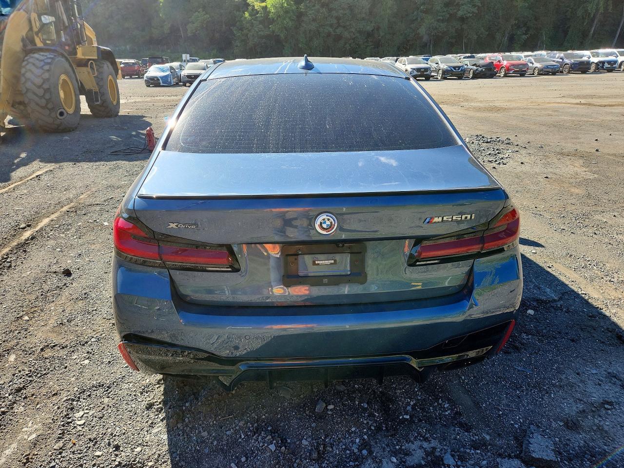 2023 BMW M550Xi - Image 6